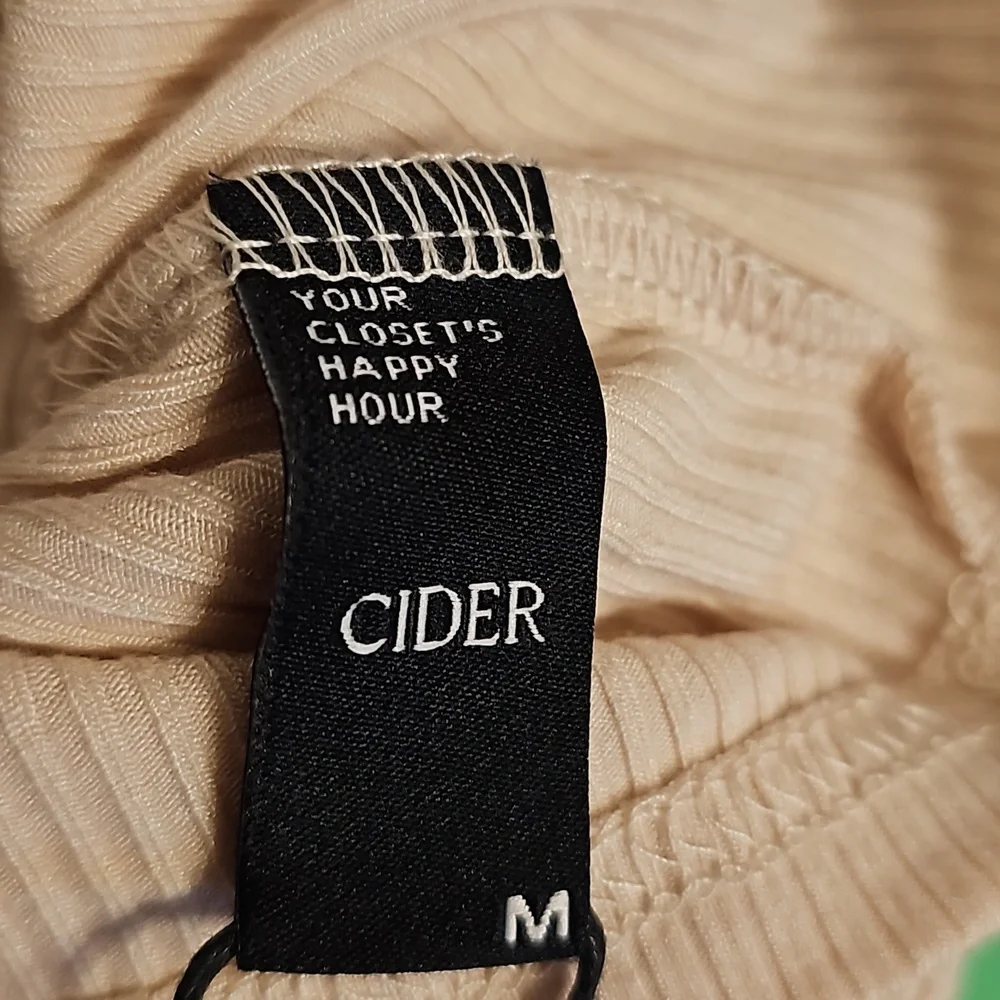 Top - Picture 4 of 4